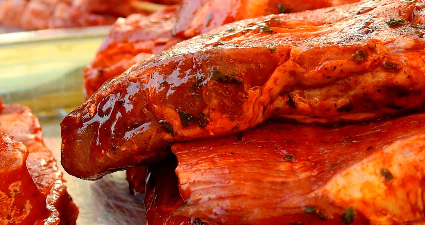 Adobar carne roja y carne blanca