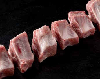 Costilla de cerdo fresca troceada