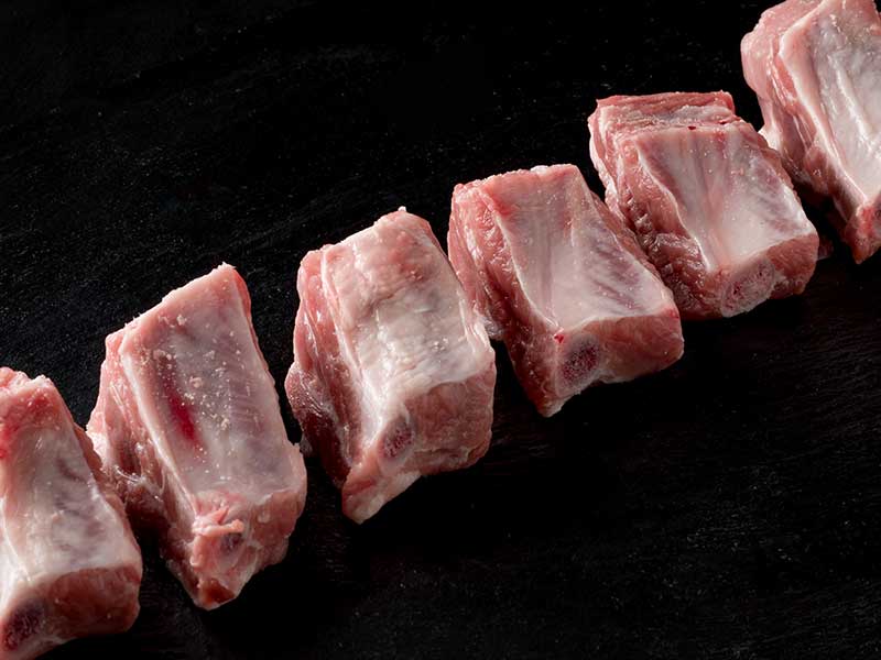 Costilla de cerdo fresca troceada