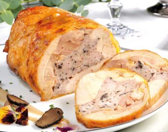 Pularda rellena de Trompetilla, Trufa y salsa de Boletus