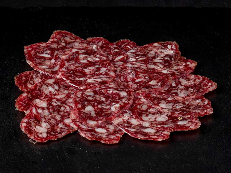 Salchichón ibérico cortado